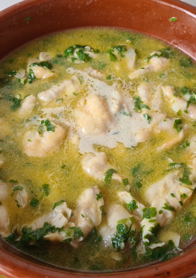 Una foto de 🇪🇦 Cocochas de bacalao en salsa verde 🇪🇦