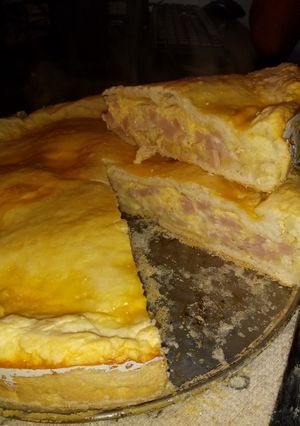 Una foto de Tarta de jamón y queso en trocitos