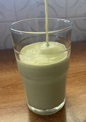 Una foto de Baticate (batido de aguacate)