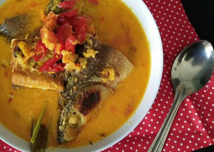 Langkah Mudah untuk Membuat Bandeng kuah santan Lezat