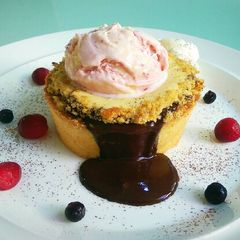 A picture of Exploding chocolate lava cheesecake cookie cup.