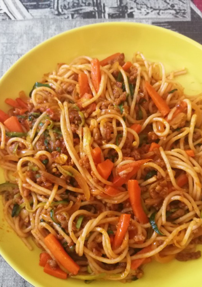 Una foto de Espagueti calabacín con pasta