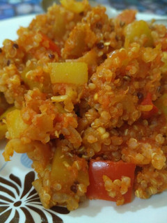 Una foto de Quinoa con verduras