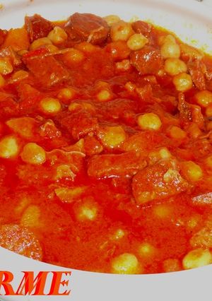 Foto principal de Callos muy picantes con garbanzos