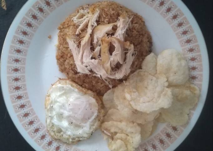 Nasi goreng sambel terasi daun jeruk