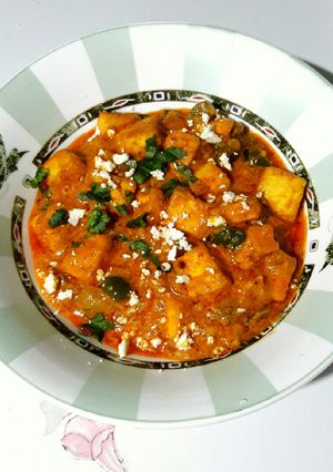 A picture of Kashmiri paneer masala.