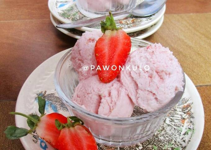 Resep Es Krim Strawberry Oleh Pawonkulo Cookpad 6320