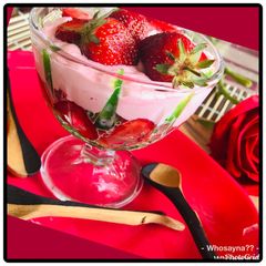 A picture of Whosayna’s Strawberry Creame.