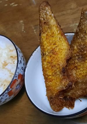 Hình của món Cá mó (cá mèo) tẩm muối chiên.