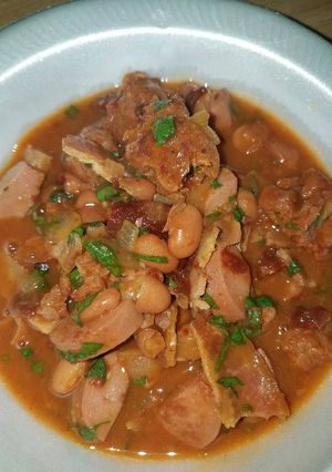 A picture of Frijoles Charros.