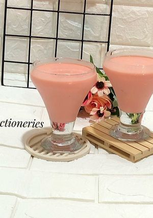 A picture of Watermelon smoothie 🍉.