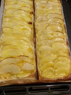 Una foto de Tarta de manzana con hojaldre