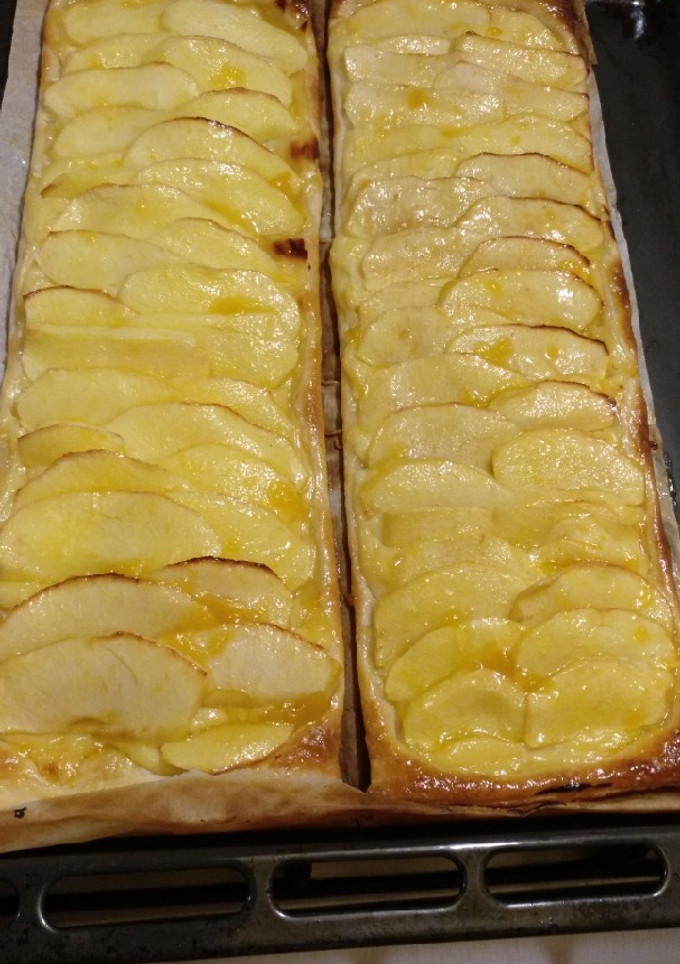 Una foto de Tarta de manzana con hojaldre