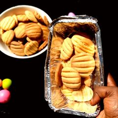 A picture of Butter cookies.
