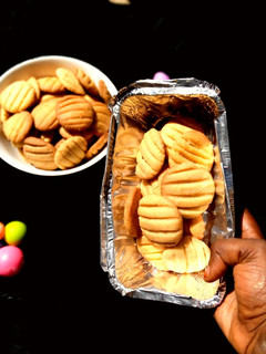 A picture of Butter cookies.