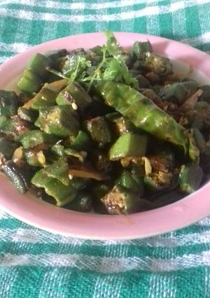 A picture of Lady" finger stir fry.