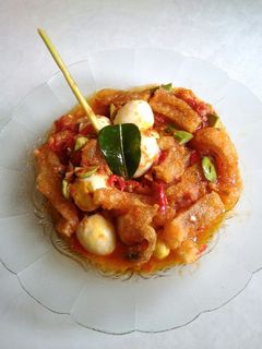 Foto resep Balado telur puyuh krupuk kulit