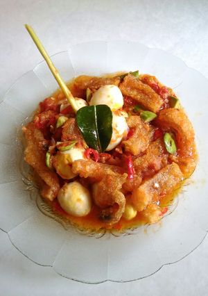 Foto resep Balado telur puyuh krupuk kulit