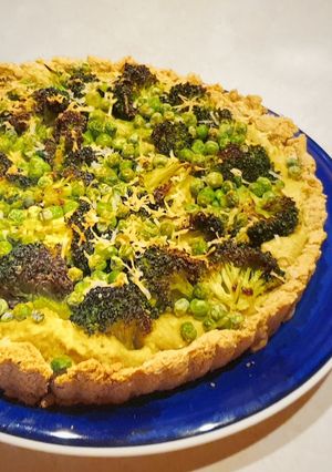 A picture of Cashew-Broccoli Tart with Oat crust.