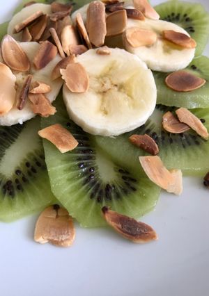 Une photo de Carpaccio kiwi-banane