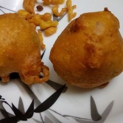 A picture of Batata Vada.