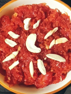 गाजर का हलवा (gajar ka halwa recipe in Hindi) रेसिपी मुख्य फोटो
