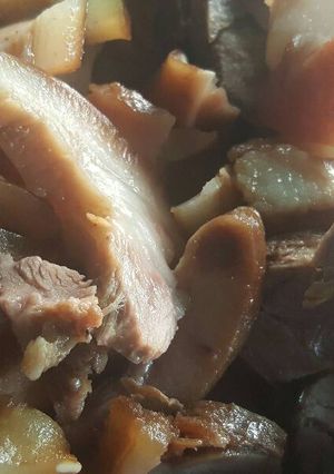 รูปของ หูหมูต้มพะโล้
