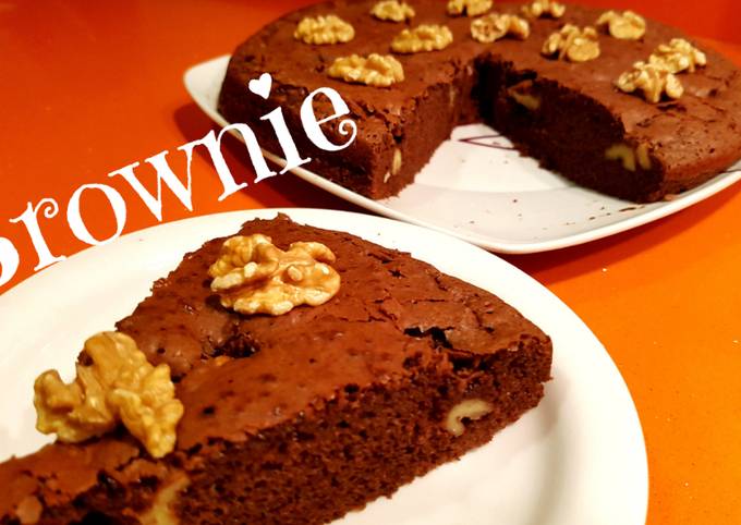 Brownie de chocolate con nueces Receta de Rebeca de My House Land- Cookpad