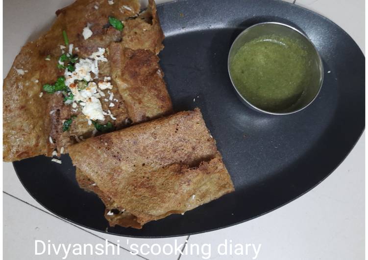 Paneer cheese stuffed Green moong dal chilla