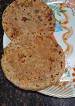 પનીર પરોઠા (paneer parotha recipe in gujarati) રેસીપી મુખ્ય ફોટો
