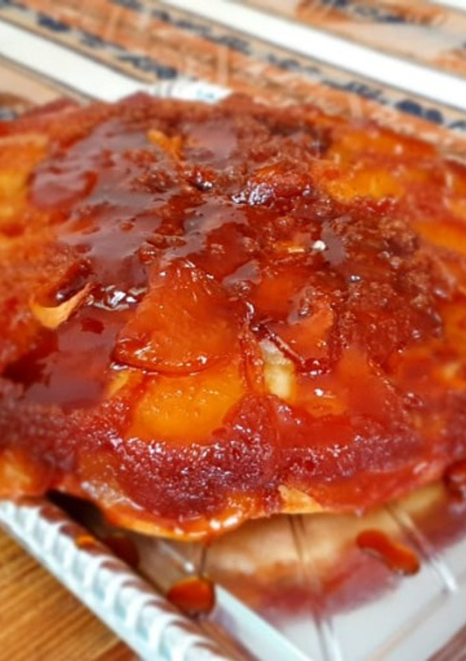 Una foto de Torta invertida de manzana
