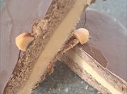 Una foto de alfajor de maní