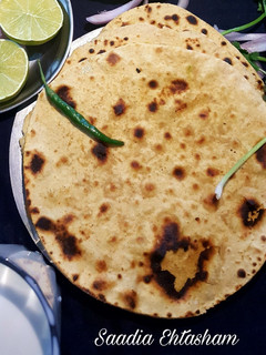 A picture of Besan ki roti.