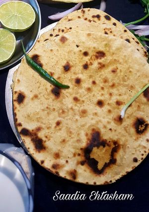 A picture of Besan ki roti.