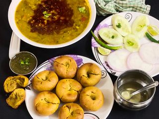बाटी इन माइक्रोवेव