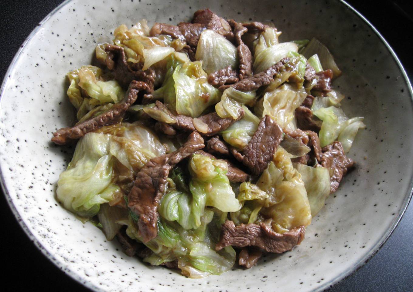 Stir-fried Beef & Iceberg Lettuce with Oyster Sauce