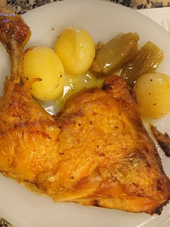 Una foto de Cuartos traseros de pollo 🐔 🐔