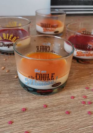 Une photo de Panna cotta abricot ou framboise
