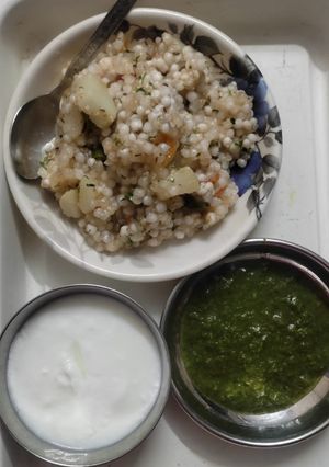 साबूदाना खिचड़ी(sabudana khichdi recipe in hindi) रेसिपी मुख्य फोटो