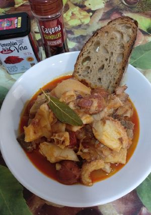 A picture of Tripe Stew with Chorizo and Ham.