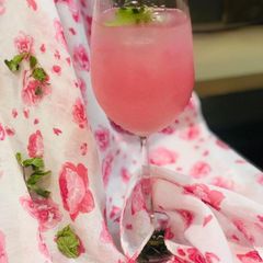 A picture of Pink Mocktail🍹.