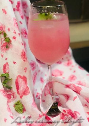 A picture of Pink Mocktail🍹.