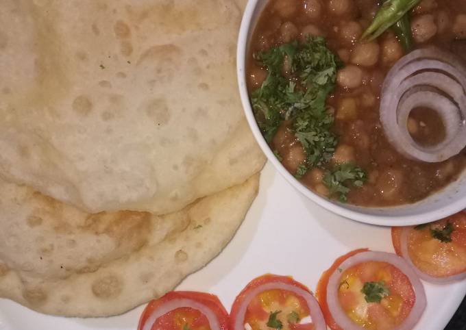 Amritsari Chhola with bhatura