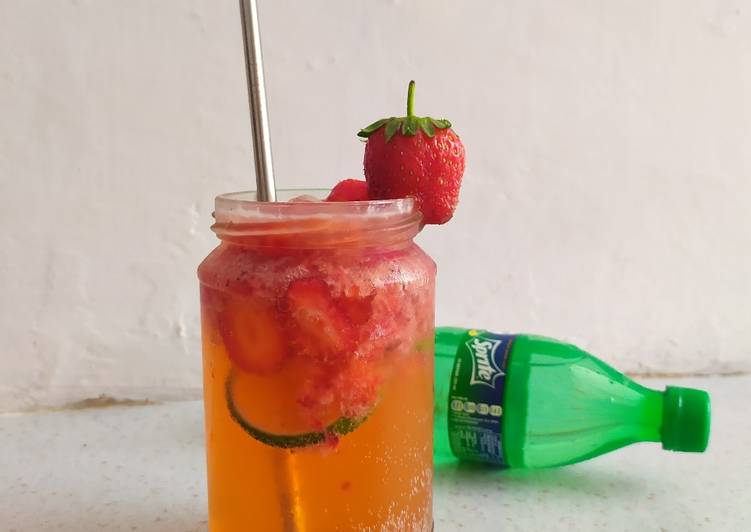Bagaimana Membuat Strawberry and Lime Squash🍓🍋 Anti Gagal