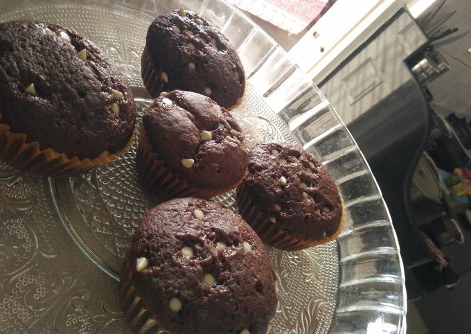 Recipe of Super Quick Choco chip chocolate cupcakes (Tripe C)