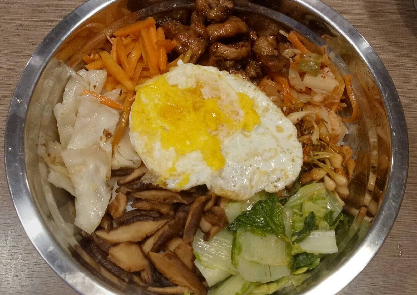 Bibimbap ala baskom