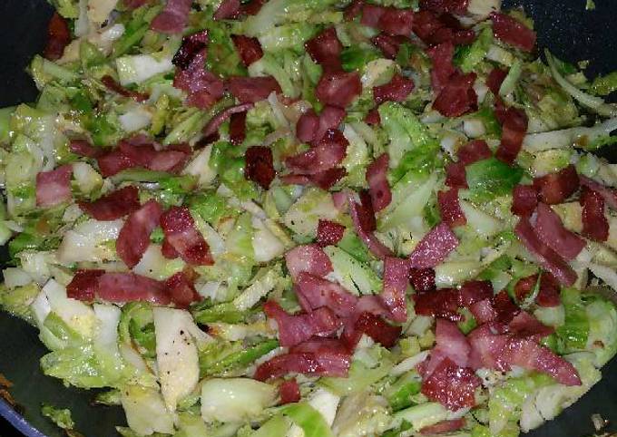 Simple Way to Prepare Homemade Brussels Sprouts with Crispy Bacon and Shallots