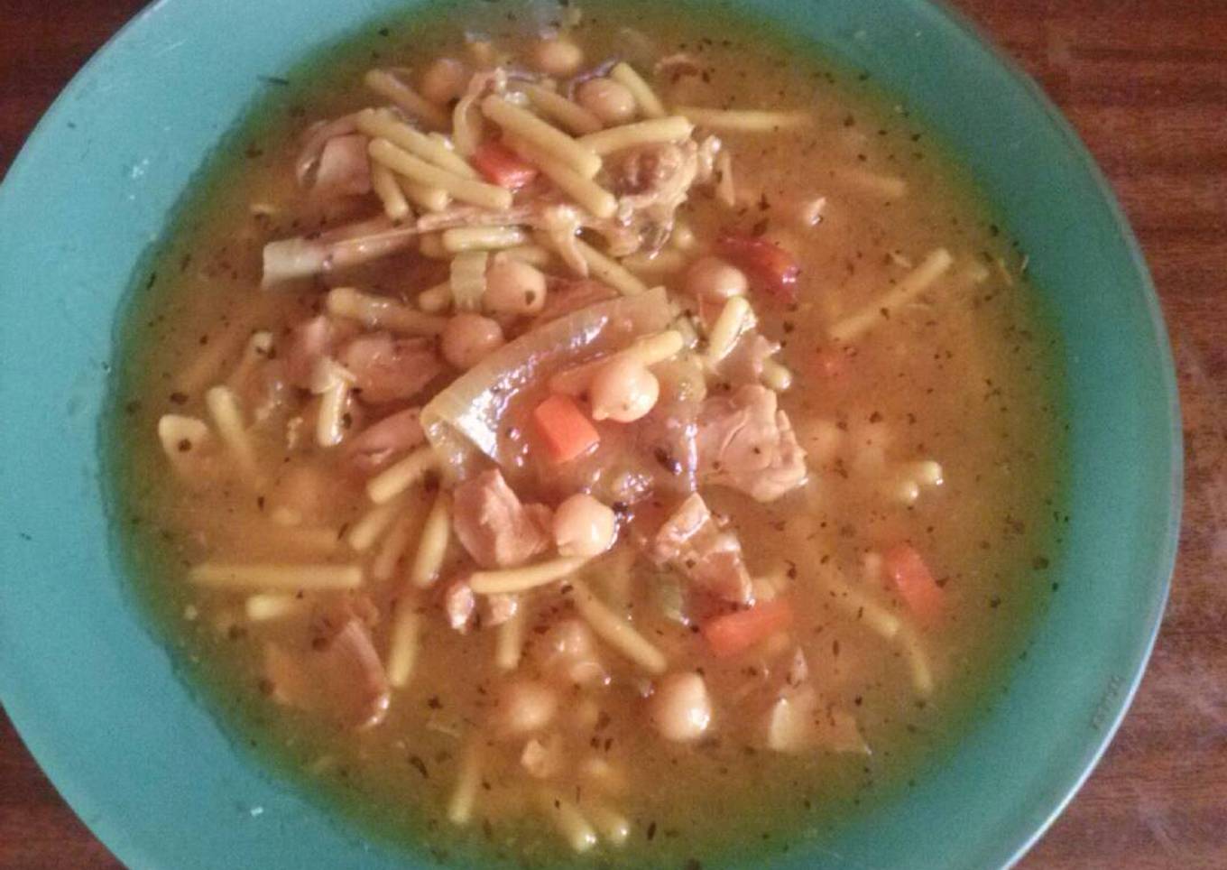 Fideos con verdura y carne