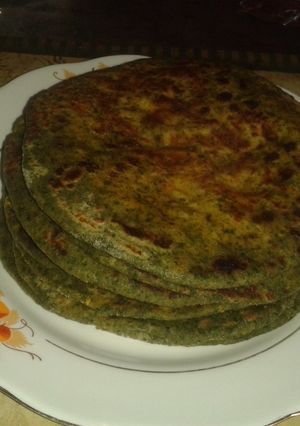 A picture of Spinach moong dal paratha.