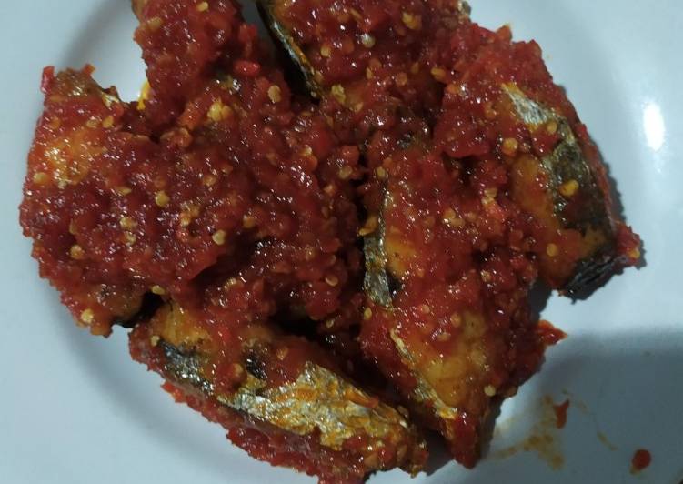 Ikan tenggiri balado